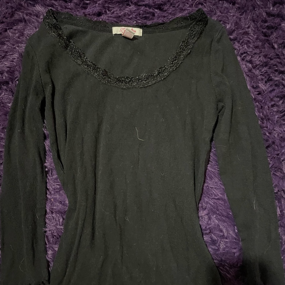 Pretty , basic lace long sleeve shirt